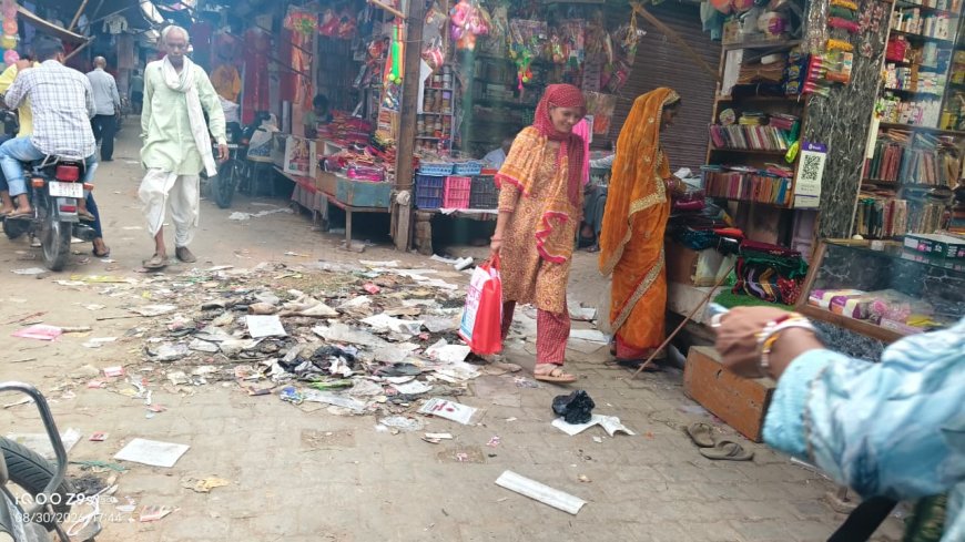लक्ष्मणगढ़ में चरमराई सफाई व्यवस्था: जगह-जगह लगे कचरे के ढेर, दुर्गंध से लोग परेशान