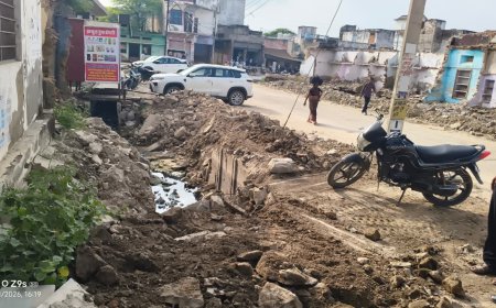 प्रशासन हुआ सतर्क कस्बे में हो रहे पुराने हॉस्पिटल के गड्ढे को भरवाया