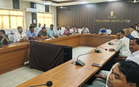भरतपुर :235 वार्ड, 371 बूथ और 442 ईवीएम: जिला निर्वाचन अधिकारी की मौजूदगी में पूरा हुआ पहला रेंडमाइजेशन