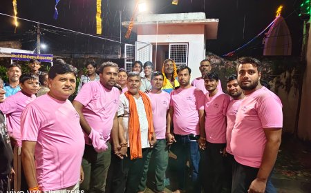 मौजपुर में श्याम मित्र मंडल द्वारा दही हांडी उत्सव का आयोजन, डीजे की धुन पर भक्ति में झूमे ग्रामीण