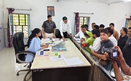 लक्ष्मणगढ़ नगर पालिका से अध्यक्ष पद के लिए भाजपा की मीना गुप्ता एवं कांग्रेस पार्टी से पायल भारद्वाज चौधरी ने किया नामांकन