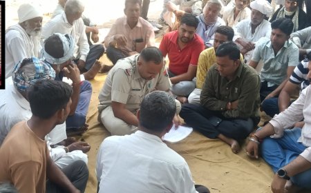 लिलकी फार्म के पास अज्ञात वाहन की टक्कर से बाइक सवार युवक की मौत, आक्रोशित ग्रामीणों ने CHC में दिया धरना