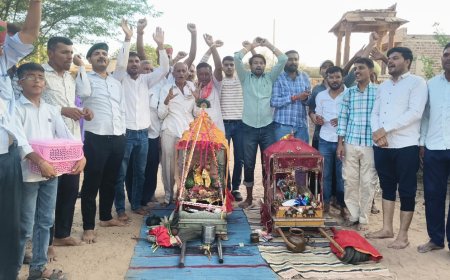 जलझूलनी एकादशी पर भक्तिमय हुआ खेड़ापा: गंवाई तालाब में ठाकुरजी ने किया जलविहार, पुष्पवर्षा से हुआ स्वागत