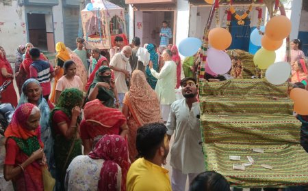 कठूमर में जलझूलनी एकादशी पर गूंजे ‘जय कन्हैया लाल की’ के जयकारे, 3 मंदिरों से निकलीं ठाकुरजी महाराज की भव्य पालकियां