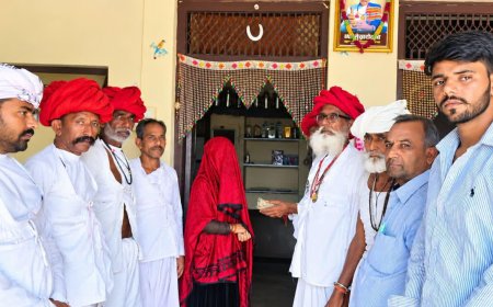 देवासी समाज के युवाओं की सराहनीय पहल: व्हाट्सएप पर मुहिम चलाकर दिवंगत चरवाहे के आश्रितों को सौंपी 2.60 लाख की नकद सहायता