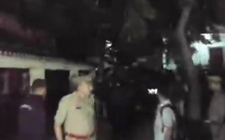 आजमगढ़ में पूजा के दौरान खूनी तांडव: सनकी शख्स ने पत्नी, बेटे और 2 पुजारियों को भूना, 7 घंटे के ड्रामा के बाद एनकाउंटर में ढेर