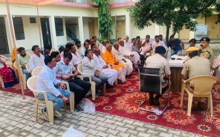 सुरक्षा व कानून-व्यवस्था: मेहंदीपुर बालाजी थाने में जिला पुलिस अधीक्षक पीयूष दीक्षित ने ली समीक्षा बैठक, नशा मुक्ति और सुगम यातायात पर दिया जोर