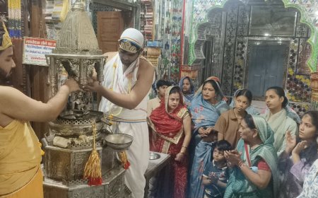 चरण छूकर मांगी क्षमा, गले मिल मिटाए मनमुटाव; डीग में श्रद्धापूर्वक मनाया गया क्षमावाणी पर्व