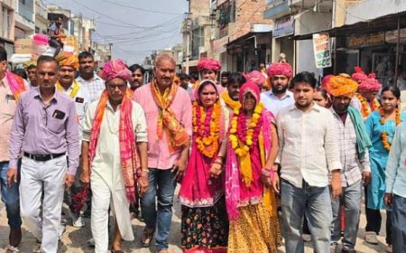 मंडावर में चेयरमैन अनीता मीणा और उपचेयरमैन भूपेश गोयल ने निकाली भव्य धन्यवाद रैली, जगह-जगह पुष्पवर्षा और साफा पहनाकर हुआ स्वागत