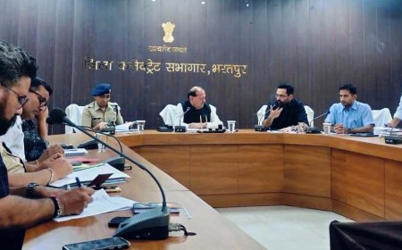 भरतपुर में राज्य मानवाधिकार आयोग के अध्यक्ष न्यायमूर्ति जी.आर. मूलचंदानी ने ली अधिकारियों की बैठक; मानवाधिकारों के संरक्षण पर दिया जोर