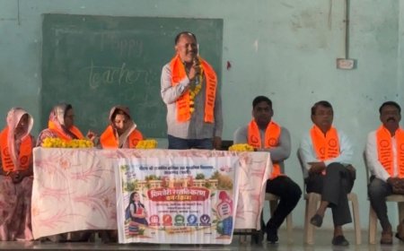 तखतगढ़ राजकीय विद्यालय में किशोरी सशक्तिकरण कार्यक्रम संपन्न: बालिकाओं ने चार्ट व मॉडल प्रदर्शन के जरिए सीखे आत्मरक्षा और स्वास्थ्य के गुर