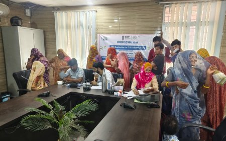 महुआ: नगर पालिका परिसर में आयोजित हुआ सफाई मित्र सुरक्षा शिविर, 135 स्वच्छता कर्मियों के स्वास्थ्य की हुई जांच