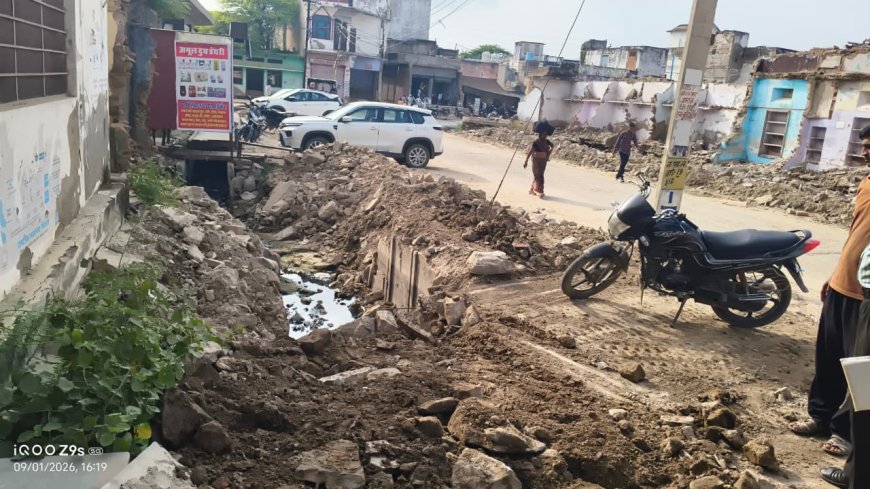 प्रशासन हुआ सतर्क कस्बे में हो रहे पुराने हॉस्पिटल के गड्ढे को भरवाया