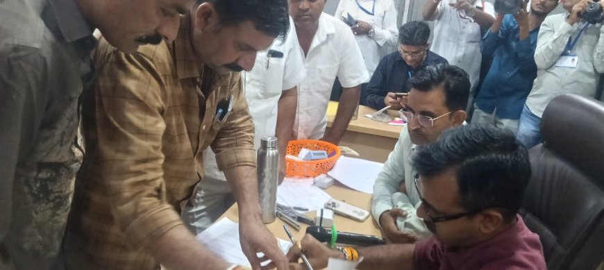 तखतगढ़ नगरपालिका चुनाव: संवीक्षा में 3 नामांकन खारिज, 209 प्रत्याशी वैध; आपत्तियों पर देर रात तक चला ड्रामा