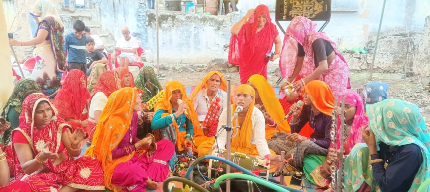 भजनों के माध्यम से महिलाओं ने किया शिव महिमा का गुणगान