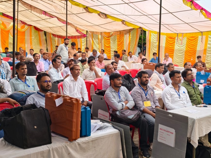 निकाय रण का पहला चरण : महुवा में 26,755 मतदाता तय करेंगे 35 प्रत्याशियों की किस्मत, पोलिंग पार्टियां रवाना
