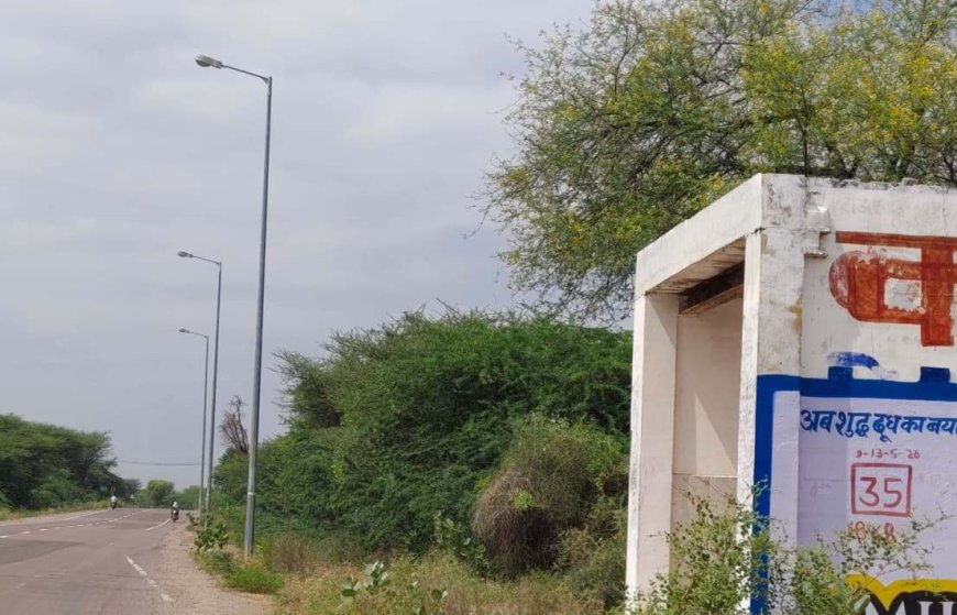 NH-62 खेड़ापा: पांच साल से अंधेरे में डूबी ट्रक ले-बाय; हैलोजन लाइटें बनीं शो-पीस, रामदेवरा जा रहे श्रद्धालु और ट्रक चालक परेशान