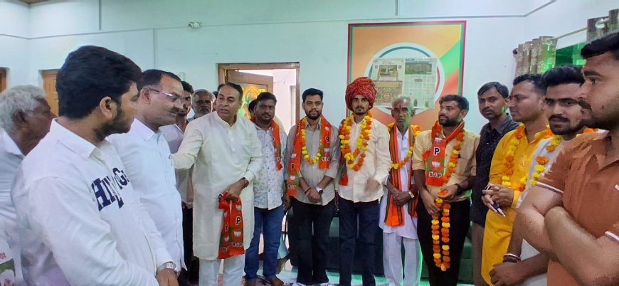 मतदान से पहले जहाजपुर में सियासी ‘खेला’! भाजपा ने कांग्रेस का उड़ाया पहला विकेट, दो प्रत्याशियों ने बदला पाला