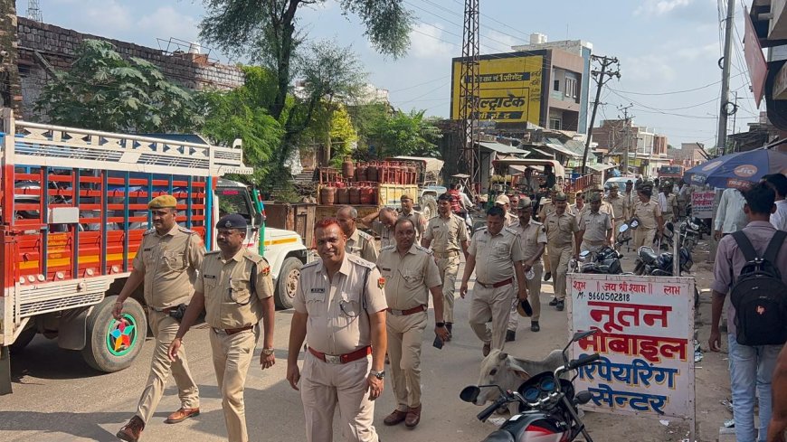 नगर निकाय चुनाव: भरतपुर पुलिस अलर्ट, नदबई, बयाना, उच्चैन और वैर में फ्लैग मार्च निकालकर दिया निर्भीक मतदान का संदेश