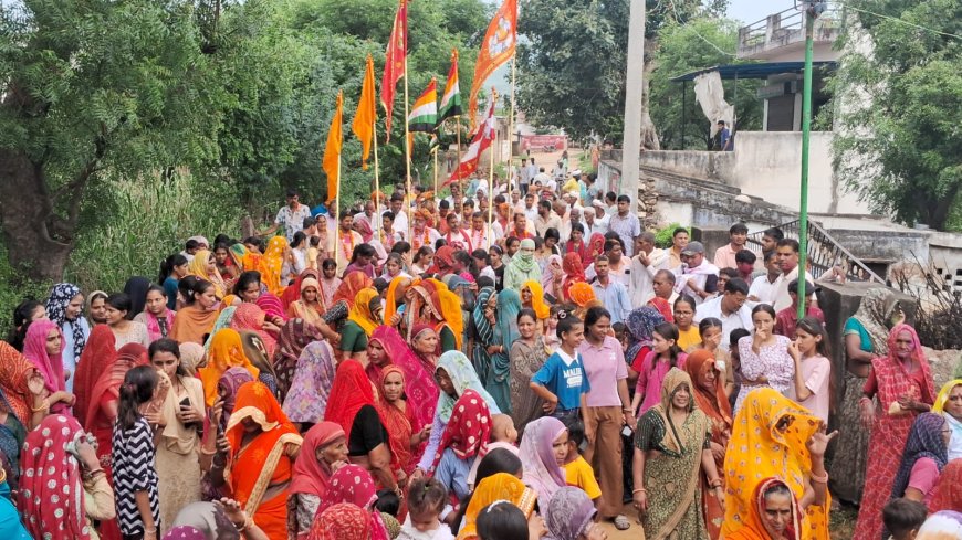 नीमला में हनुमानजी के मेले से पूर्व ग्रामीणों ने निकाली सामुहिक ध्वज यात्रा, मेला 15 को, पद दंगल व भंडारे का होगा आयोजन