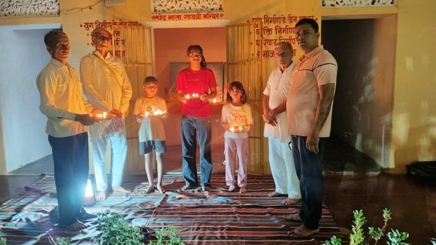 उदयपुरवाटी में राष्ट्रसुख, समृद्धि और विश्व शांति के लिए गायत्री मंत्र जाप एवं दीप यज्ञ आयोजित