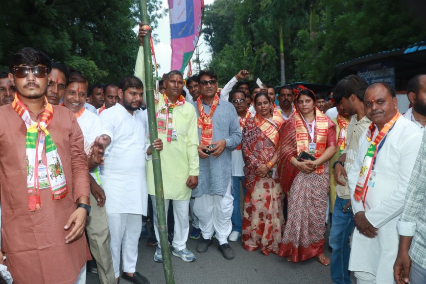 भीलवाड़ा में बाबा रामदेव जी की 17वीं विशाल शोभायात्रा व वाहन रैली धूमधाम से संपन्न: हरणी महादेव मंदिर पर चढ़ाई ध्वजा