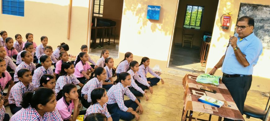चिरानिया शिक्षण संस्थान में आयुर्वेद दिवस पर स्वास्थ्य प्रश्नोत्तरी आयोजित