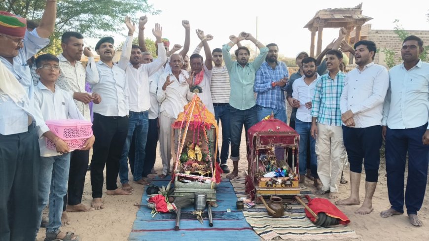 जलझूलनी एकादशी पर भक्तिमय हुआ खेड़ापा: गंवाई तालाब में ठाकुरजी ने किया जलविहार, पुष्पवर्षा से हुआ स्वागत