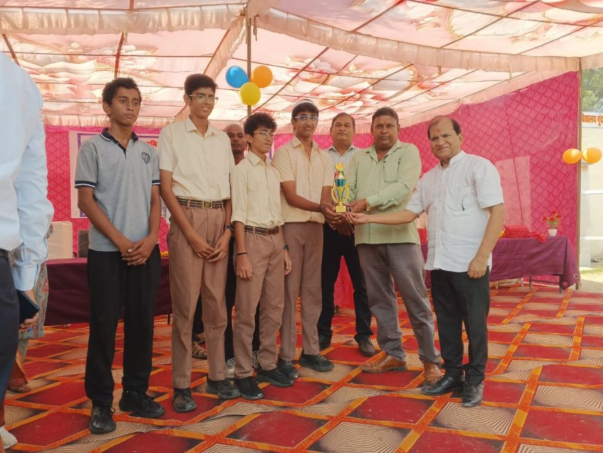 राउमावि गुन्दपुर में 70वीं राजकीय जिला स्तरीय बैडमिंटन प्रतियोगिता संपन्न; विशिष्ट अतिथियों ने किया खिलाड़ियों का सम्मान