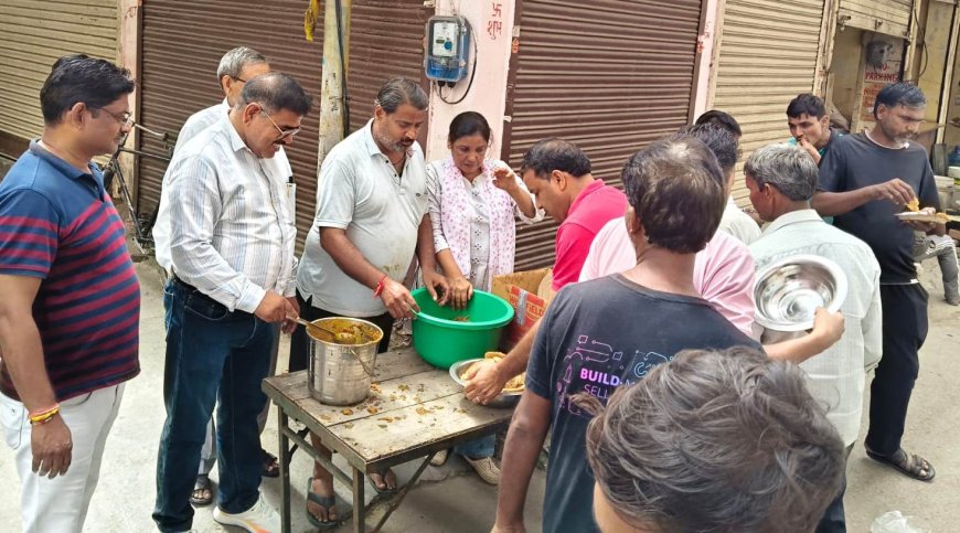 अनंत चतुर्दशी पर अखिल भारतीय ग्राहक पंचायत का सेवा कार्य: भंडारे में बांटा मालपुए-सब्जी का प्रसाद, उमड़ी श्रद्धालुओं की भीड़