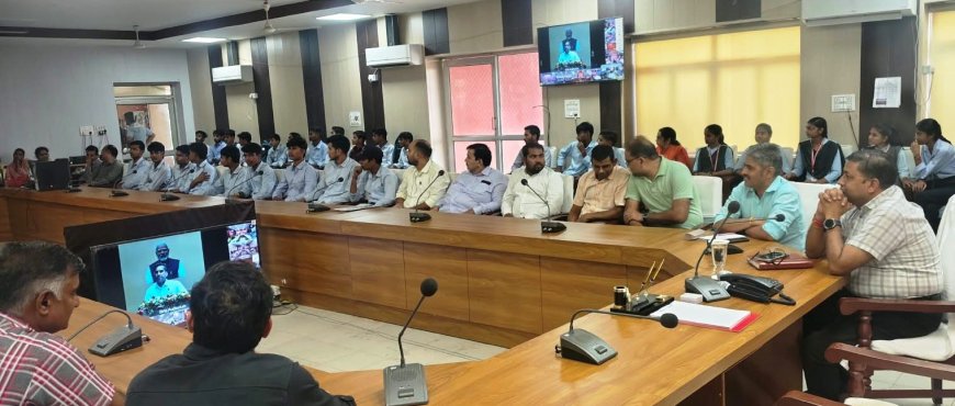 विकसित भारत में युवाओं का कितना रोल? जयपुर से भरतपुर तक गूंजा 'युवा संवाद', कलेक्ट्रेट में लाइव जुड़े युवा