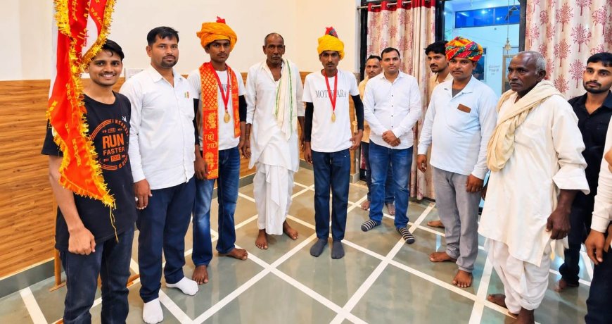 70वीं जिला स्तरीय क्रिकेट प्रतियोगिता: मोतीवाड़ा स्कूल बना चैंपियन, विजेता खिलाड़ियों का गांव में डीजे और ढोल-नगाड़ों के साथ भव्य स्वागत  वैकल्पिक कैची हेडलाइन: