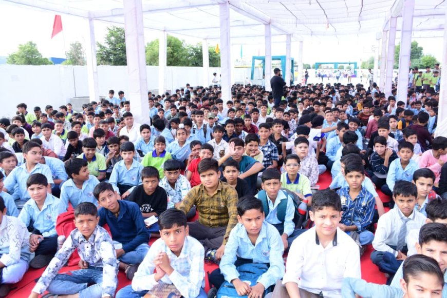 ईपी स्कूल के टैलेंट सर्च एग्जाम में उमड़ी भीड़, दिखा प्रतिभा का दम; बच्चों में नजर आया गजब का उत्साह