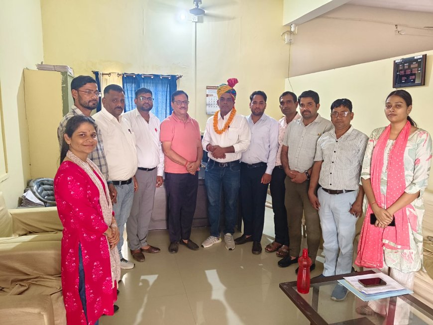 उदयपुरवाटी: श्री टोडरमल पीजी महाविद्यालय में नवनिर्वाचित पार्षद दंपति राजेंद्र-सुमन ढेनवाल का भव्य अभिनंदन