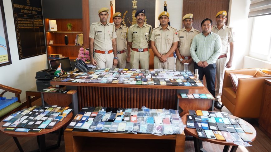 डीग पुलिस का 'ऑपरेशन मुस्कान': 2 महीने में 2 करोड़ रुपए मूल्य के 426 गुमशुदा मोबाइल बरामद कर लोगों को लौटाए