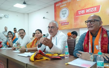 भरतपुर पहुंचे संजय भाटिया, जिला कार्यालय में पदाधिकारियों और प्रमुख कार्यकर्ताओं की बैठक लेकर पंचायत चुनाव की तैयारियों पर किया मंथन