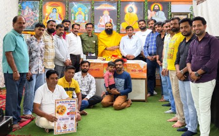 जय माँ कामाख्या के जयकारों के साथ 'गरबा नवरात्रि महोत्सव 2026' का पोस्टर विमोचन