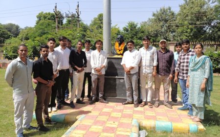 संविदा प्लेसमेंट संघर्ष समिति ने मिनी सचिवालय में बापू व शास्त्री जी को किया नमन; अहिंसा और जनसेवा के सिद्धांतों पर चलने का लिया संकल्प