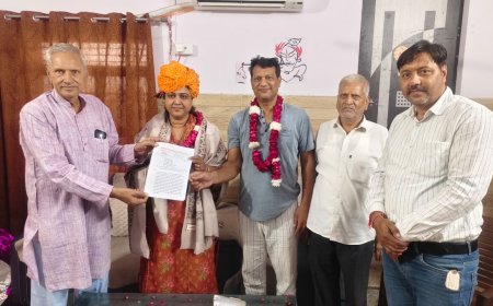 रूपवास स्टेशन पर ट्रेन ठहराव की मांग जोर पकड़ी, विधायक को सौंपा ज्ञापन