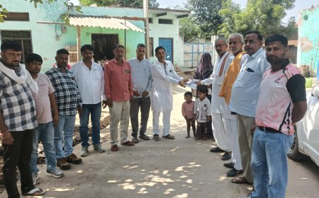 कठूमर में मानवता की बड़ी मिसाल: सर्व समाज हेल्प टीम ने दो सगे भाइयों के सहायता मिशन को दी मंजिल, पीड़ित परिवार को सौंपी 61,111 रुपए की नकदी