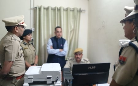 मुख्य सचिव वी श्रीनिवास ने देखी सायबर थाने की कार्यप्रणाली: हेल्पलाइन 1930 से लेकर शिकायतों के निस्तारण की ली जानकारी