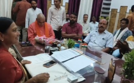 अलवर नगर निगम में गरमाया सफाई कर्मचारियों का मामला: अनुभव प्रमाण पत्र नहीं मिलने पर दी  हड़ताल की चेतावनी