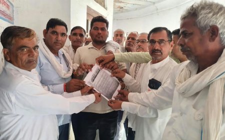 कठूमर में किसानों का हल्लाबोल: बाजरा समर्थन मूल्य पर खरीद और यूरिया-डीएपी की मांग को लेकर तहसीलदार को सौंपा ज्ञापन