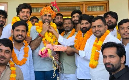 यूथ कांग्रेस की नवनिर्वाचित कार्यकारिणी का विधायक ललित यादव के निवास पर भव्य स्वागत