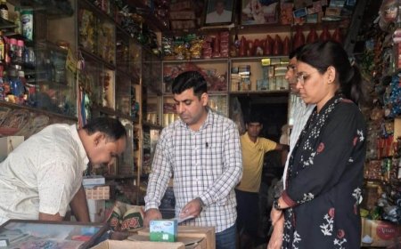 किशनगढ़बास में खाद्य सुरक्षा विभाग का छापा: 45 किलो मिर्च पाउडर जब्त, 15 किलो एक्सपायरी मसाले मौके पर नष्ट