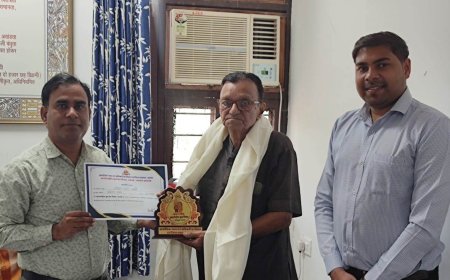 अंतरराष्ट्रीय वृद्धजन दिवस पर अलवर में कला साधक सम्मानित: राजर्षि अभय समाज के वरिष्ठ कलाकार अमृत खत्री का हुआ बहुमान