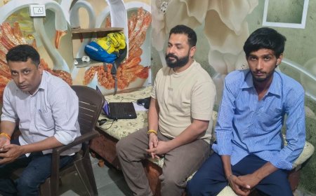 हैवी एमएलसी रिपोर्ट बनाने की एवज में मांग रहे थे रिश्वत:35 हजार रुपये की घूस लेते वरिष्ठ चिकित्सा अधिकारी और दलाल रंगे हाथ गिरफ्तार