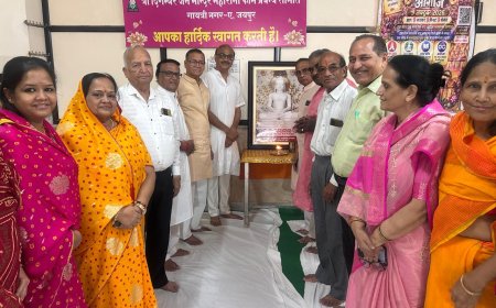 विश्व शांति व जनकल्याण के लिए भक्तामर पाठ का हुआ आगाज; अंतर्राष्ट्रीय भक्तामर दिवस पर गायत्री नगर दिगंबर जैन मंदिर में 9 बजते ही गूंजे पावन मंत्र; दीप प्रज्ज्वलन के साथ हुआ शुभारंभ