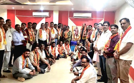 विप्र फाउंडेशन अलवर की बैठक में चतुर्थ विप्र प्रतिभा सम्मान समारोह एवं करियर काउंसलिंग शिविर की तैयारियों पर हुई चर्चा