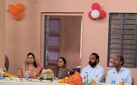 गोविंदगढ़:'एक ईंट, एक रुपया' के संदेश पर सजे महाराजा अग्रसेन जयंती महोत्सव में नवनिर्वाचित पार्षदों और भामाशाहों का किया अभिनंदन, निकली भव्य शोभायात्रा